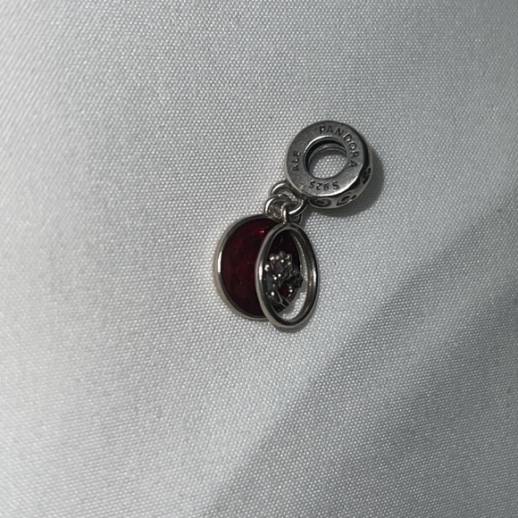 Disney Mickey Mouse &Minnie Mouse Love & kisses Dangle Charm - Picture 4 of 4